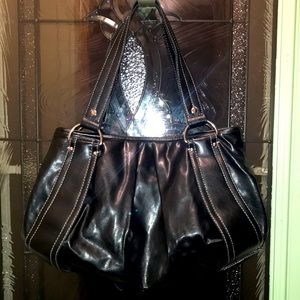 Nine & Co BEAUTIFUl, soft, black, wide detailed body straps, classic back tag!